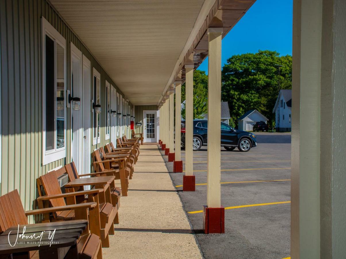 Vindel Motel Mackinaw City Exterior foto